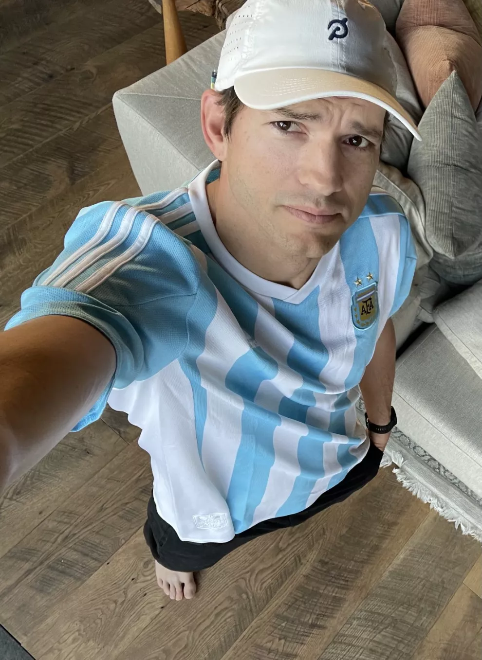 La selfie que subió Ashton Kutcher cuando Argentina salió campeón del mundo.