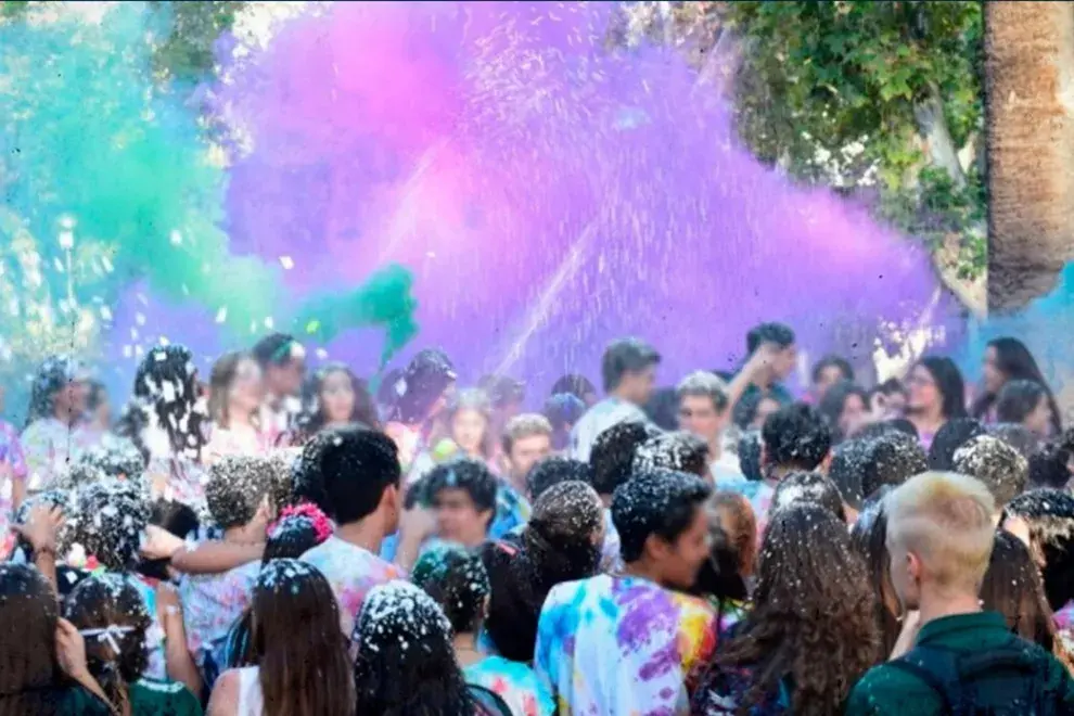 El festejo de los estudiantes en su último primer día de clases.