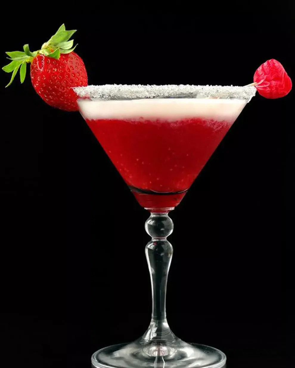 7. Vodka, licor de fresa, hielo picado: adornado con frutillas que le dan un toque especial.