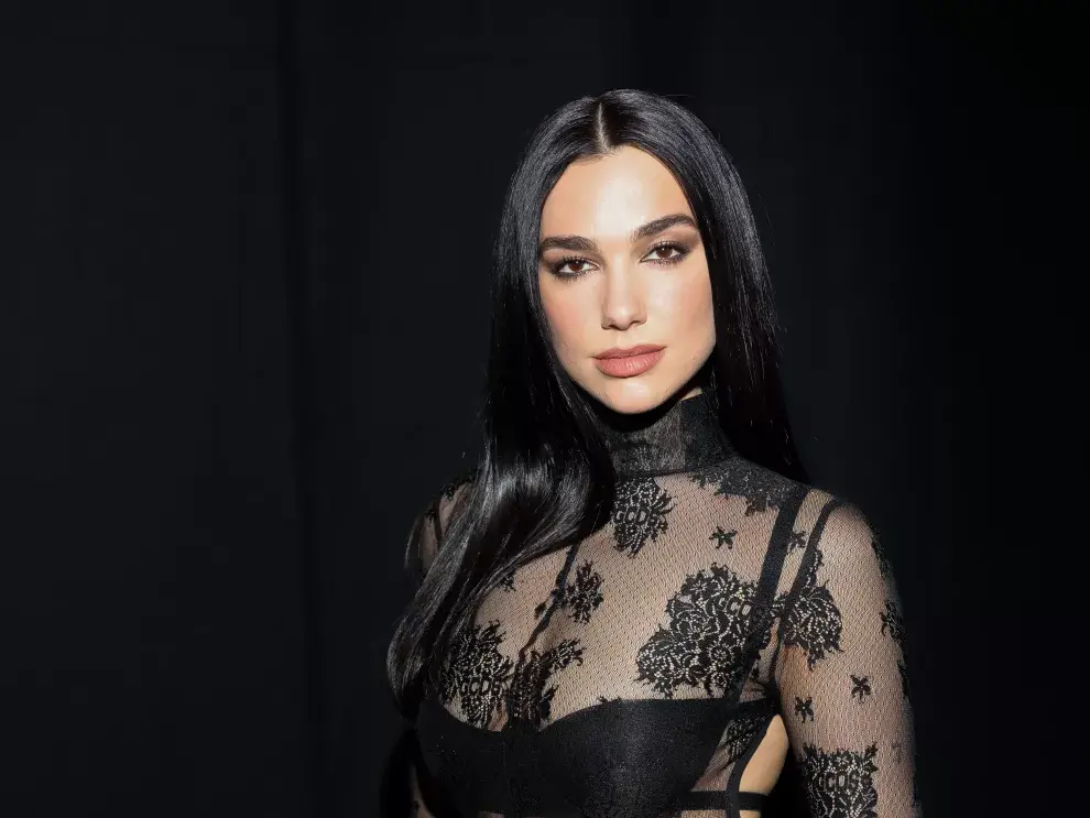 Dua Lipa durante el desfile de GCDS.