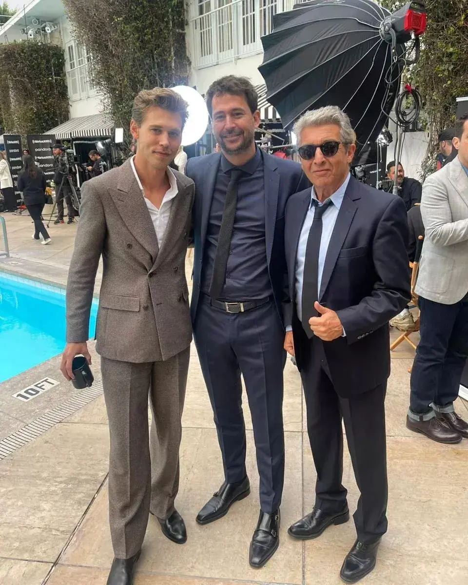 Ricardo Darín y Santiago Mitre con Austin Butler.