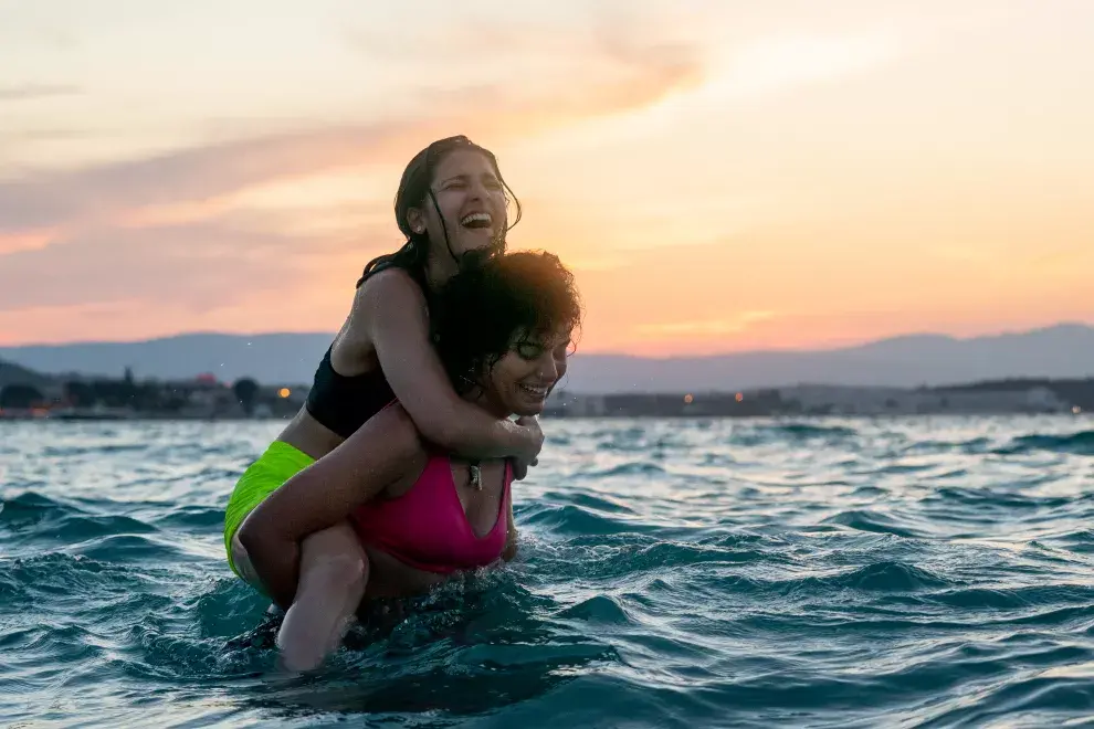 Las nadadoras ya está disponible en Netflix.