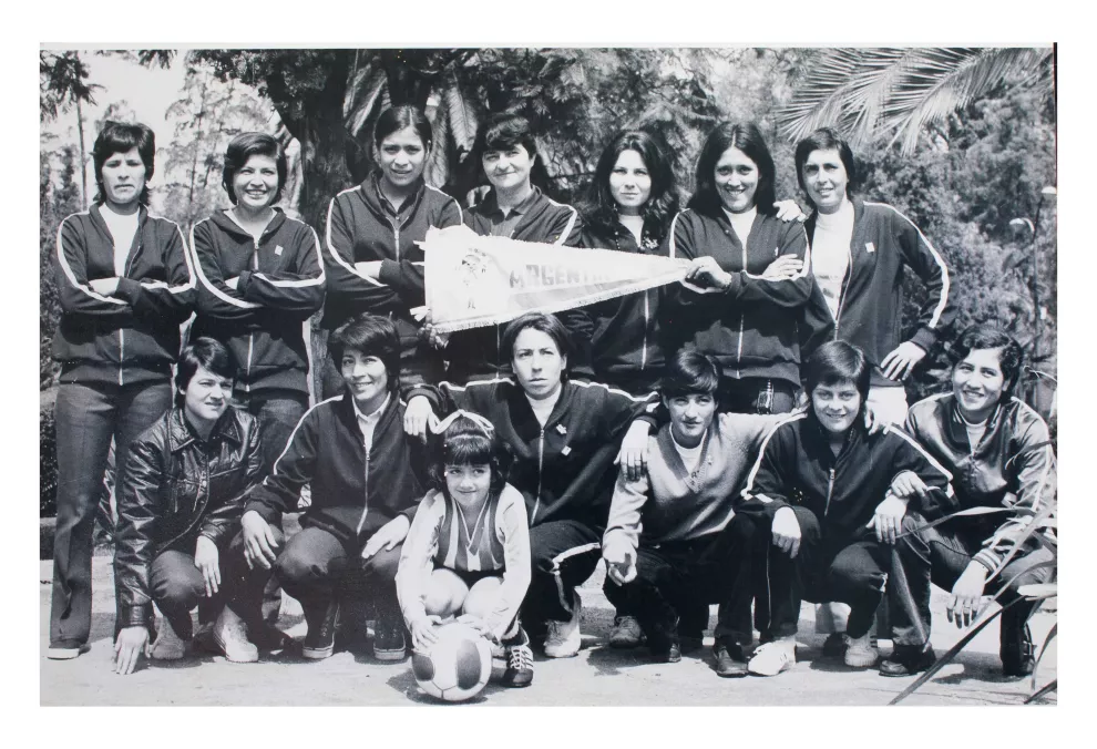 Un día de entrenamiento de la Selección de fútbol femenino, antes de viajar al Mundial México 71.