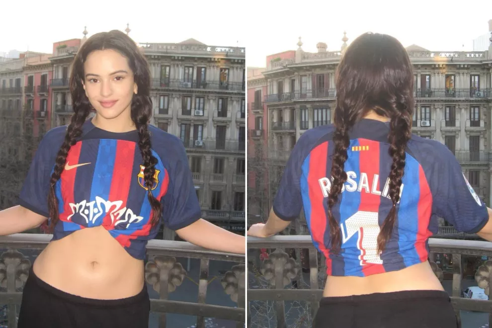 Rosalía compartió la camiseta del FC Barcelona con su logo en las redes. 
