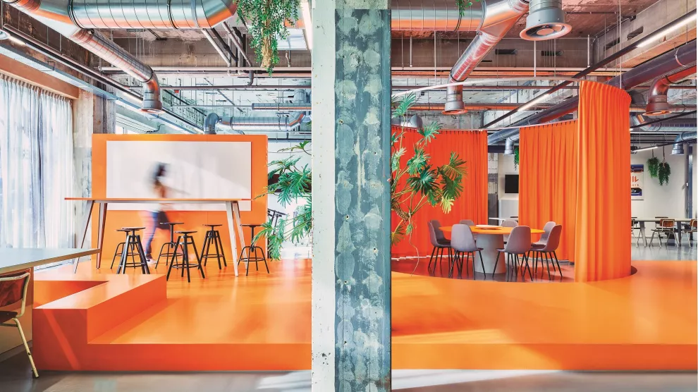 Una oficina diseñada por el Atelier van Berlo (holanda) pensando en las nuevas formas de trabajo.