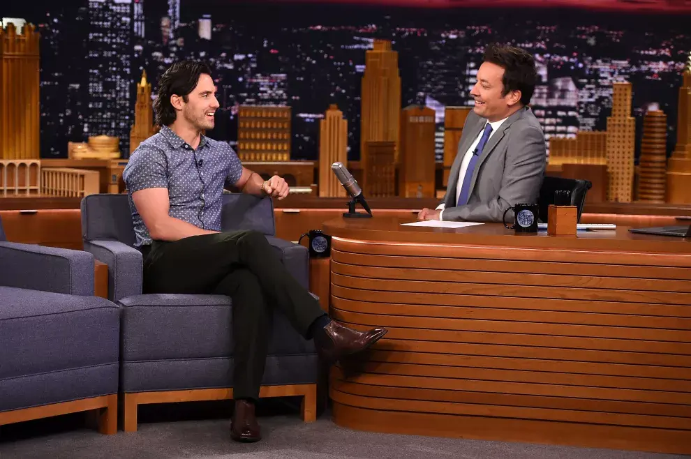 Jimmy Fallon con Milo Ventimiglia en The Tonight Show Starring JimmyFallon.