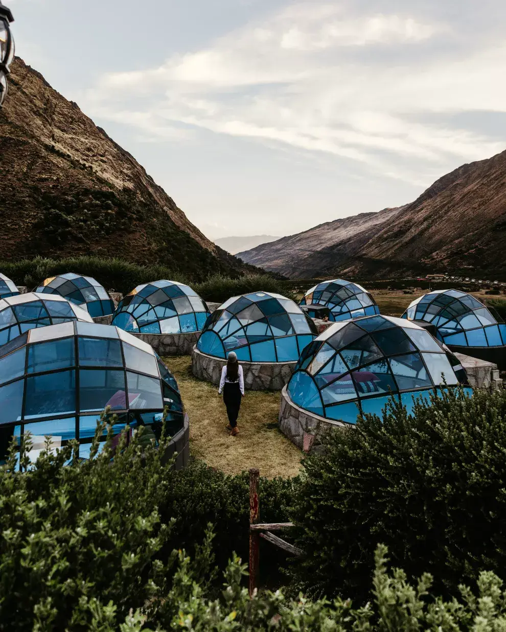 Esta tendencia que es furor en el mundo permite disfrutar de la experiencia de un campamento tradicional pero desde carpas o domos con las comodidades de un hotel cinco estrellas. 