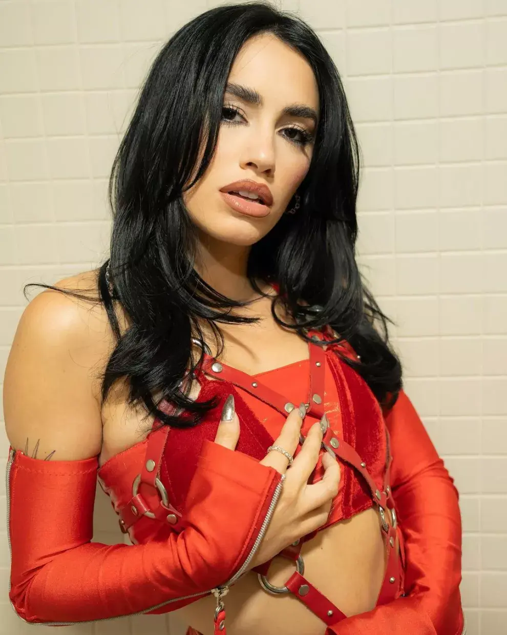 Lali Espósito con su melena Glossy Black