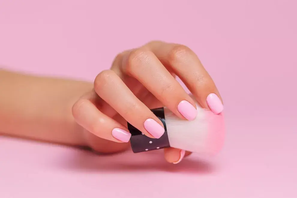 Te contamos qué son las flip nails.