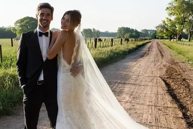 Fernando Sieling y Marcela Kloosterboer en su casamiento.