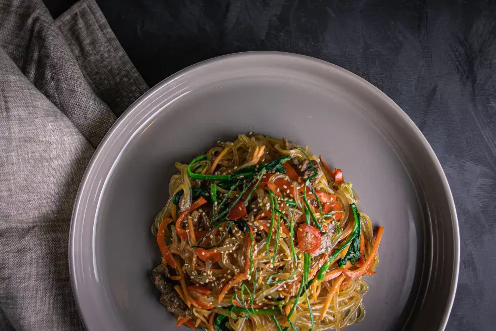Receta para hacer japchae en casa.