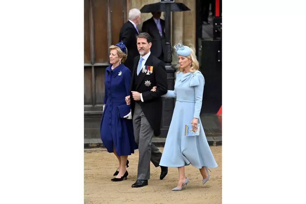 Pablo y Marie-Chantal de Grecia junto a la reina Ana María.