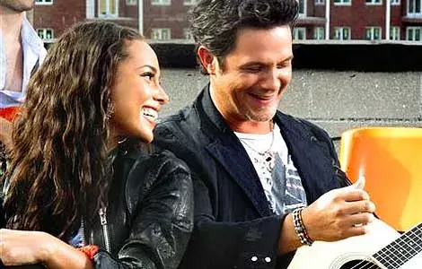 Alicia Keys y Alejandro Sanz cuando filmaron el videoclip de Looking for paradise.