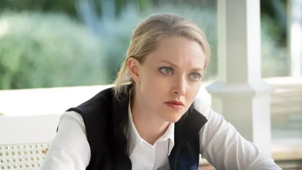 Amanda Seyfried como Elizabeth Holmes en The Dropout.