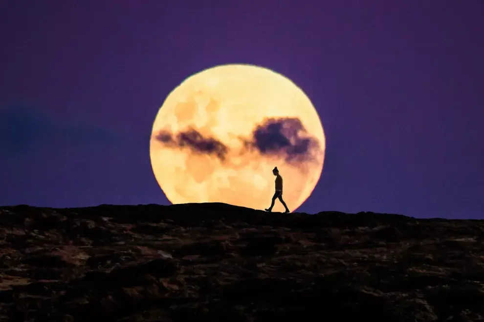 ¿Es cierto que la luna llena nos hace sentir más tristes?
