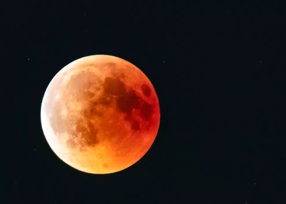 Eclipse lunar de mayo: se lo llama de sangre.