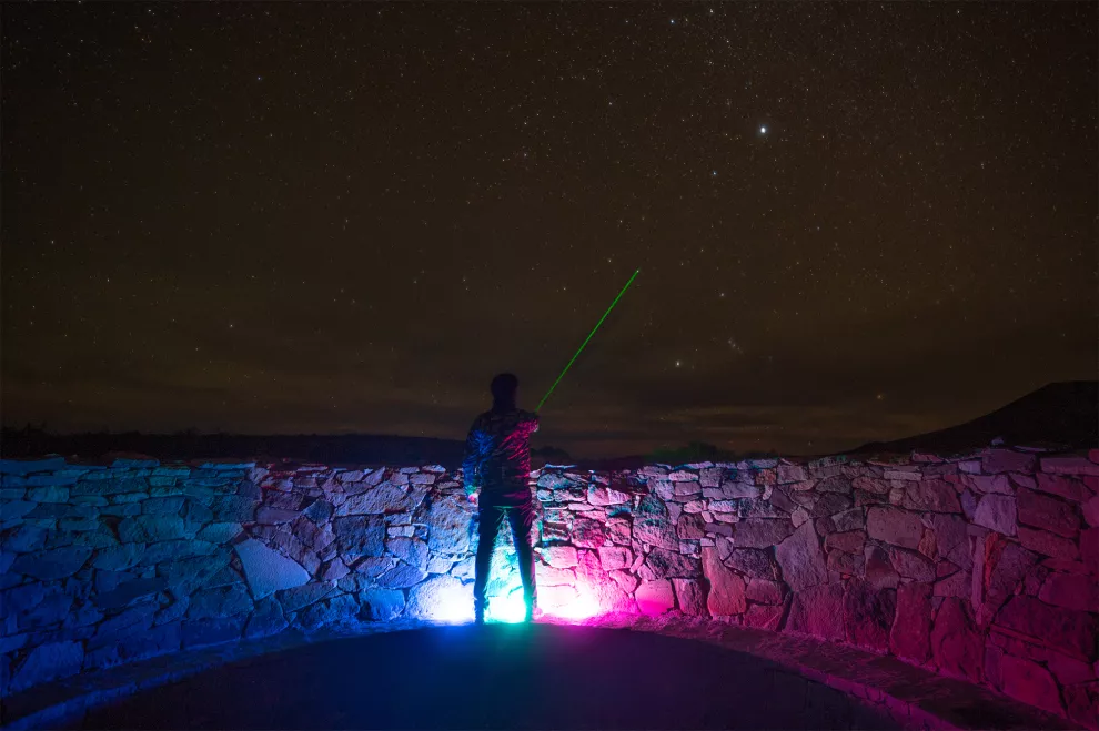 El asiento del observatorio se calienta para disfrutar de las noches patagónicas