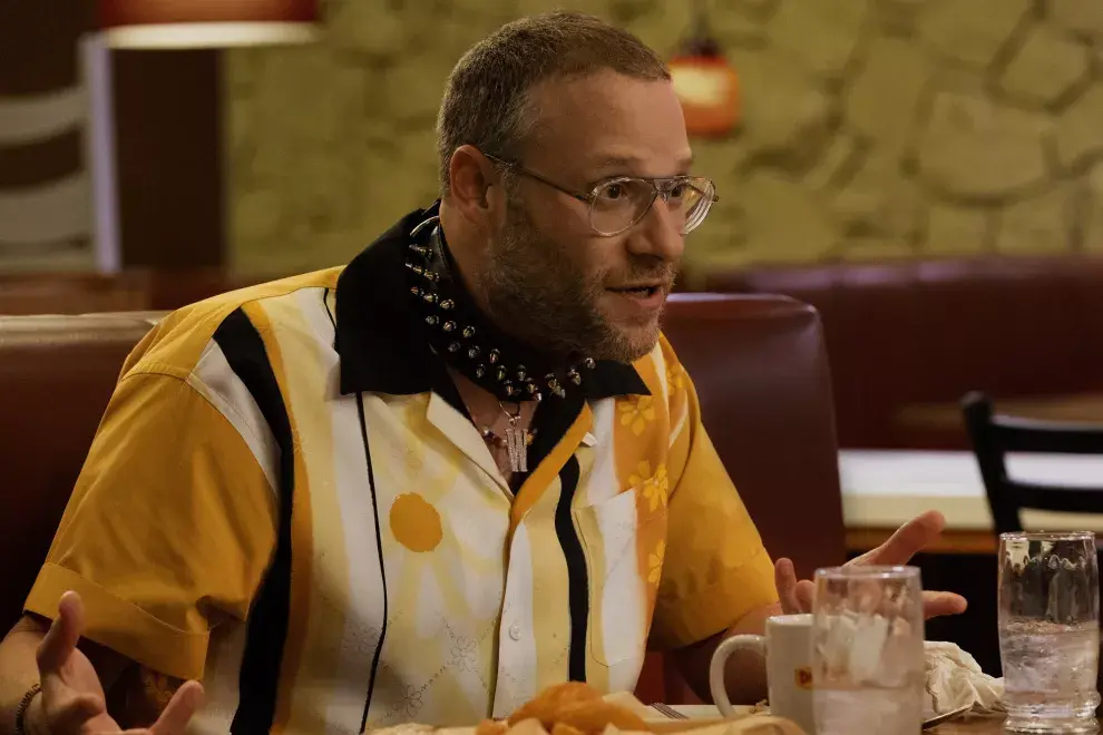 Seth Rogen protagoniza la nueva comedia de AppleTv+, Platónico.