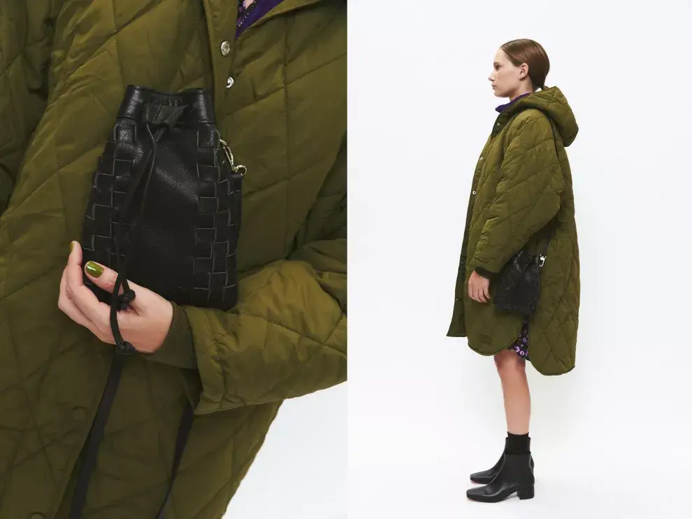 Chiquita, pero súper adaptable, la mini bag es indispensable.
