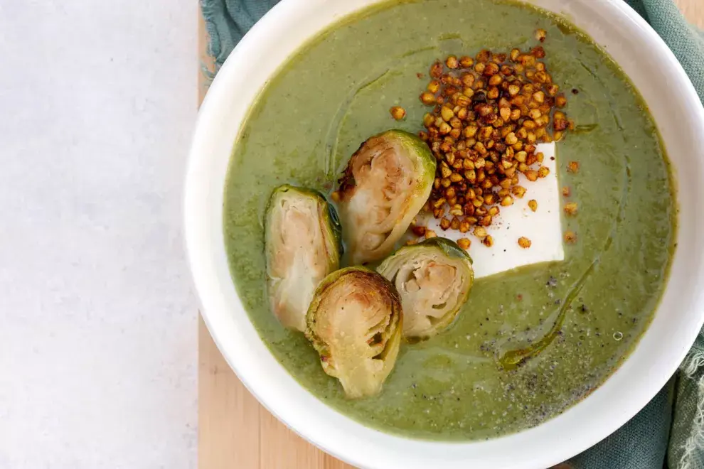 Sopa de brócoli, espinaca y queso