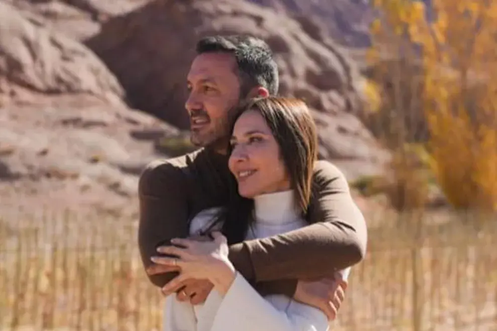 Cristina Pérez, junto a su pareja Luis Petri.