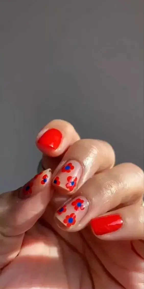 Combinar flores con rojo pleno es otra opción muy linda.