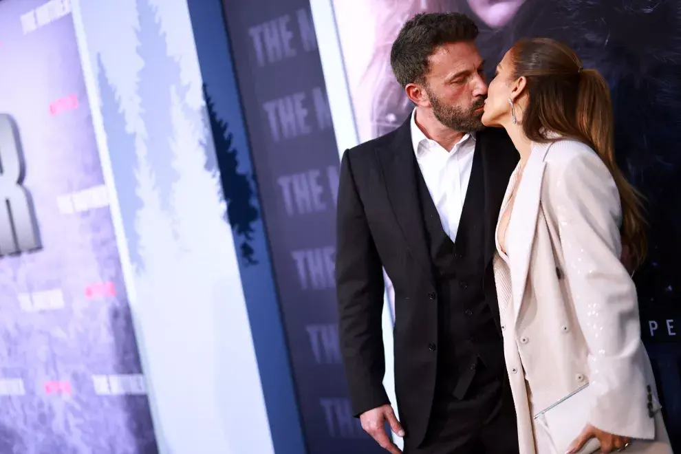 Jennifer Lopez y Ben Affleck no ocultan su amor en la premiere de La madre.