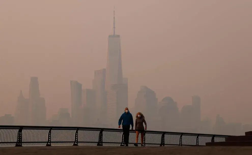 Irritación en los ojos, la nariz, garganta y pulmones, son algunos de los efectos a corto plazo al estar expuestos al humo.