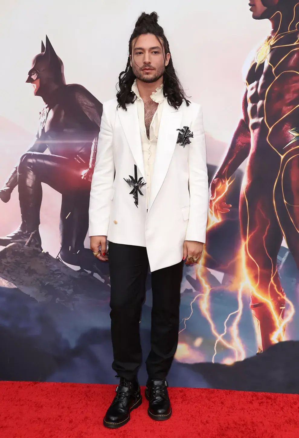 Ezra Miller realizó su primera aparición pública tras los diferentes escándalos en los que estuvo involucrado.