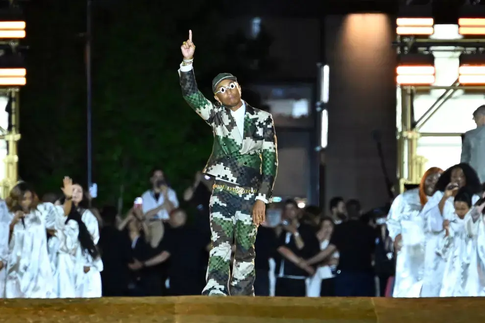 Pharrell Williams: así fue su debut en el desfile de Louis Vuitton con Benyoncé, Jared Leto y Zendaya.