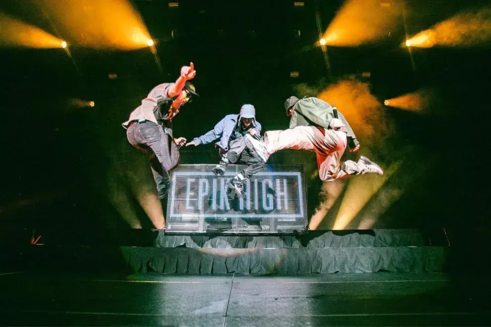 Epik High durante su recital en Sacramento.