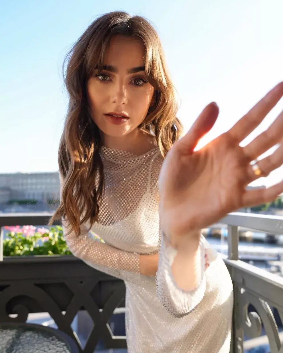 Lily Collins será Polly Pocket en su película.