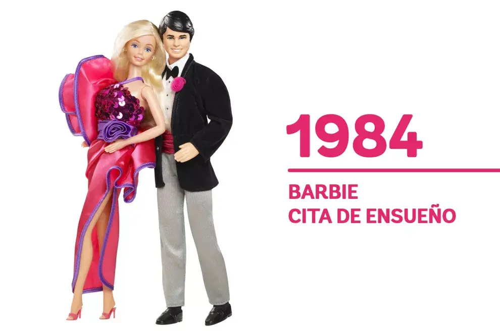 1984 Barbie "Cita de ensueño" sorprende con un vestido característico de los ochentas, con volados, volumen y colores estridentes.