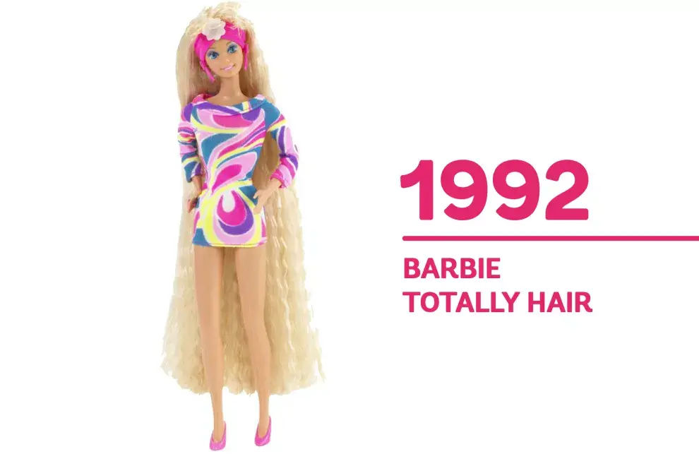 1992 Se convirtió en la Barbie más vendida de la historia de Mattel:"Totally Hair Barbie", tenía el pelo extralargo, para poder peinarla.  