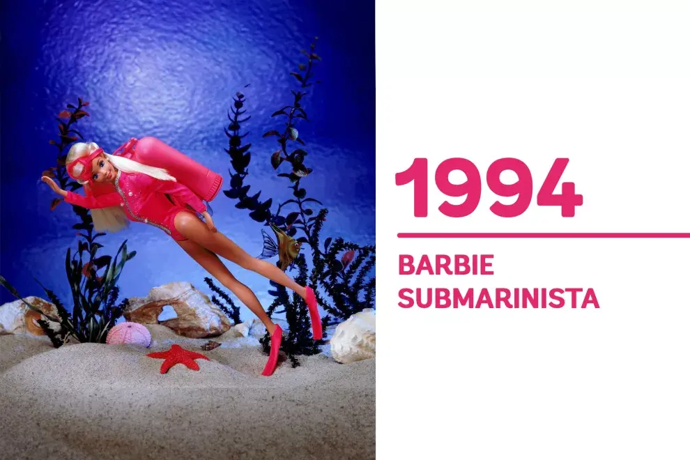 1994 “La Barbie buceadora” fue ideada con un traje ideal para meterse bajo el agua, en un rosa tan característico de la marca. 