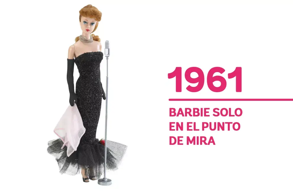 1961. "Barbie Solo en el punto de mira" es considerada como uno de los modelos con más glamour desde la creación de la muñeca a hoy.