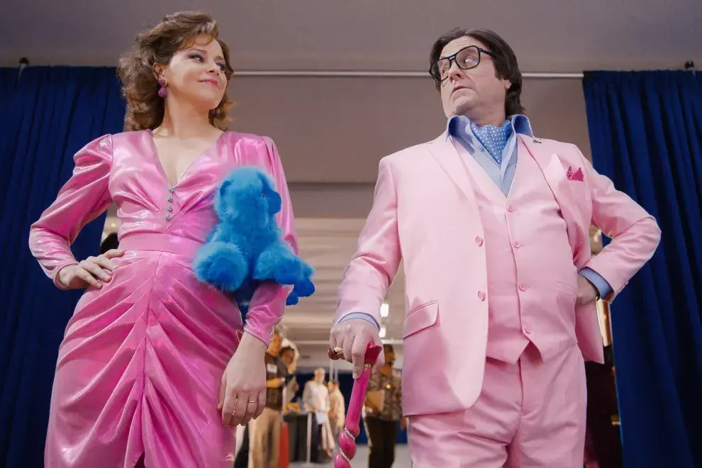 Elizabeth Banks y Zach Galifianakis, dos de los protagonistas de La fiebre de los peluches Beanie.
