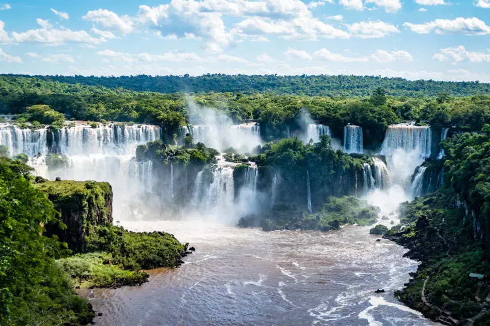 Cataratas de Iguazú: conocé este paseo imperdible para contemplarlas al amanecer.