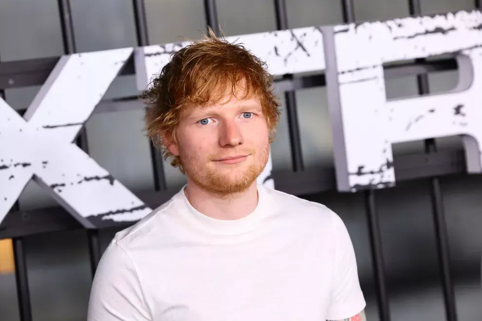 La conmovedora reacción de un fan de Ed Sheeran al recibir un regalo del cantante.