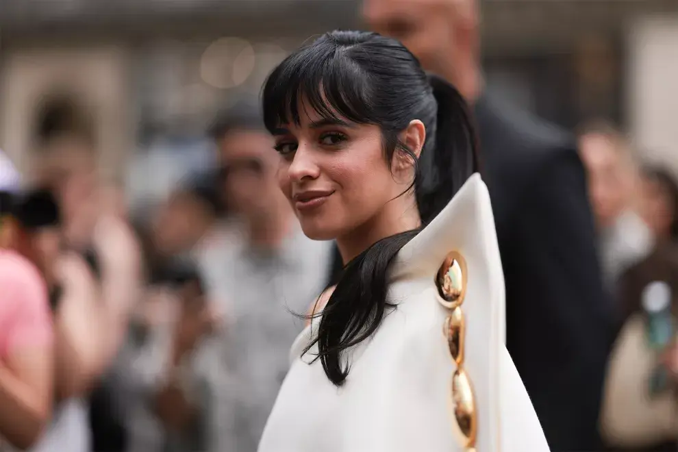 El impresionante look de Camila Cabello en la Semana de la Moda de París.