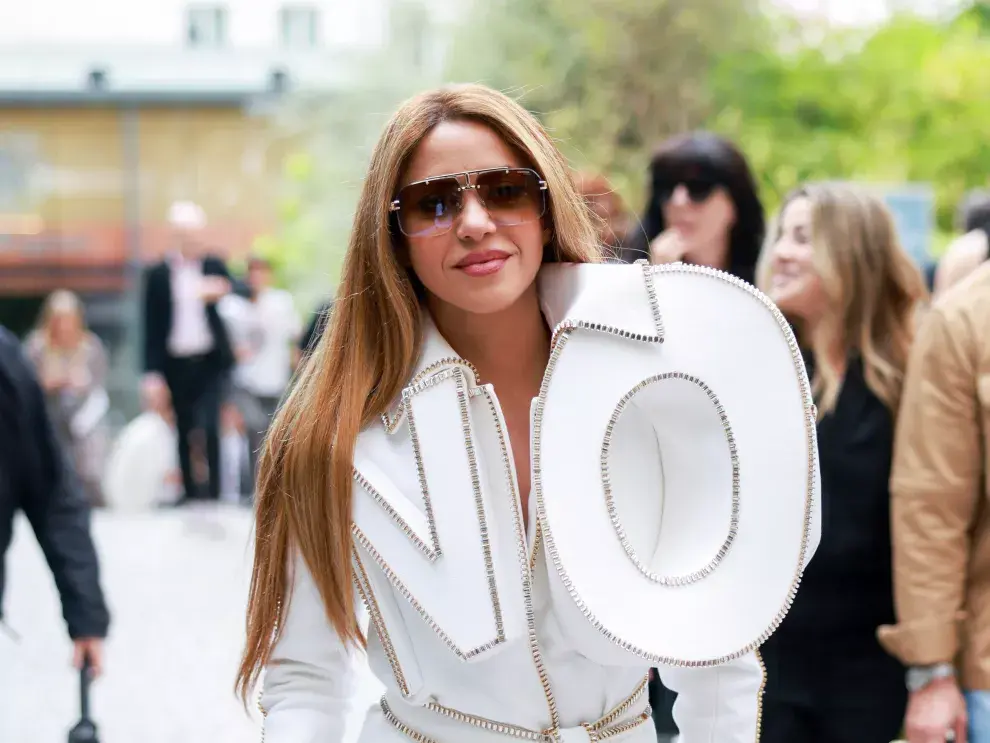 El look de Shakira en la Semana de la Moda en París.