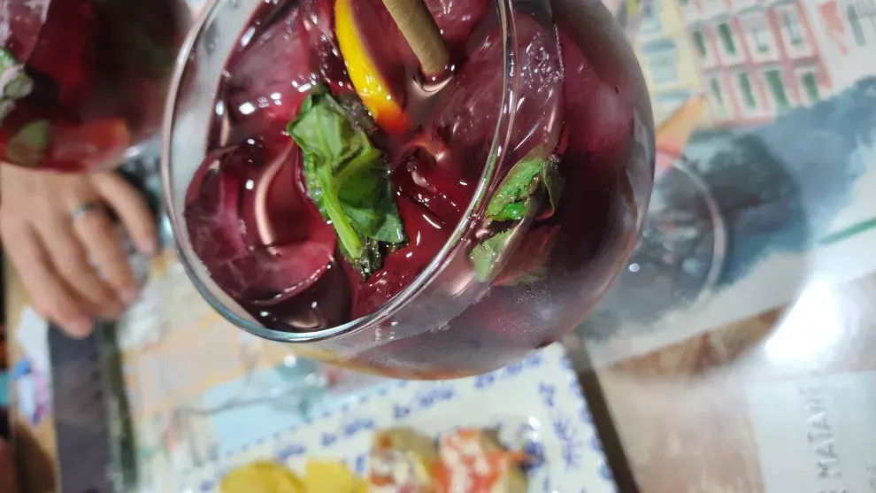 El tinto de verano, el vermú ideal para salir de tapas