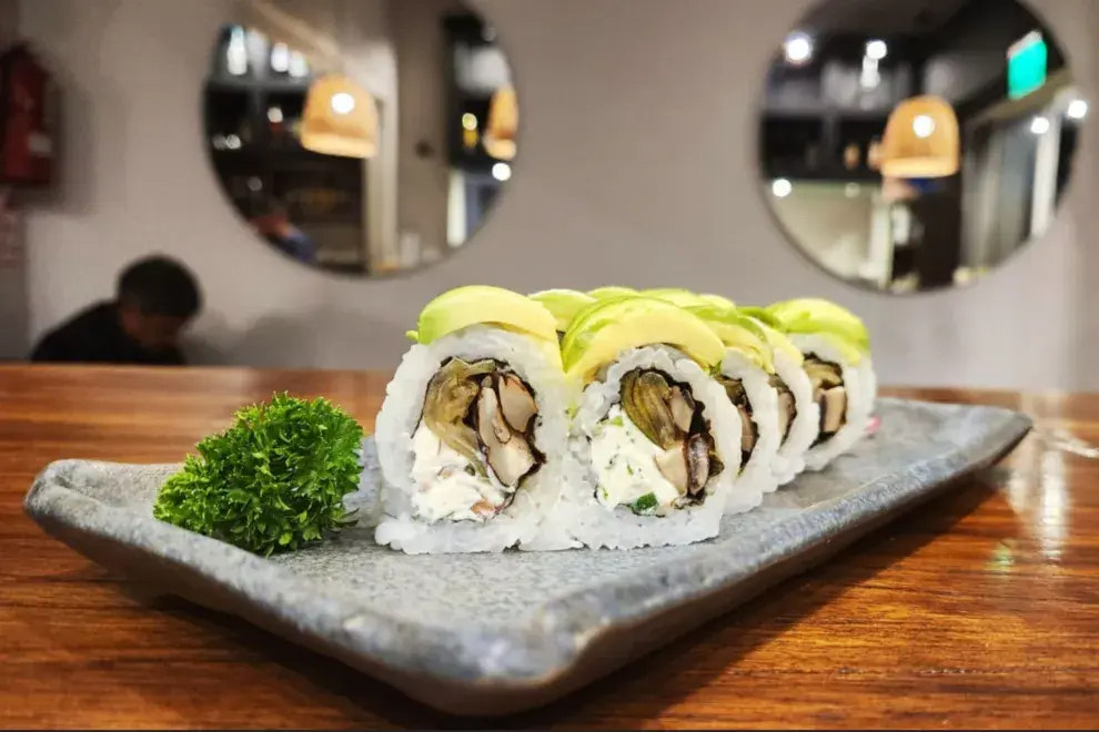 6 opciones de sushi veggie que la rompen.