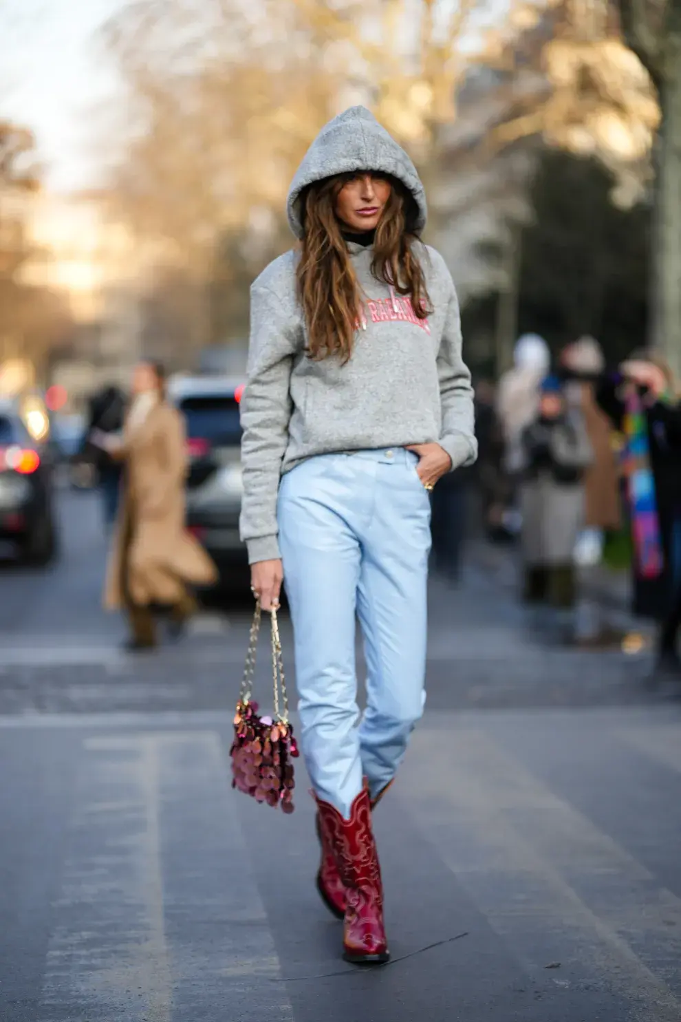 Mini bag de lentejuelas + jean.