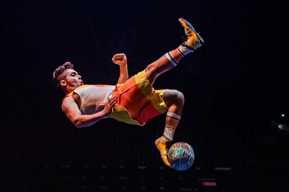 Llega Messi10 by Cirque du Soleil a Buenos Aires.