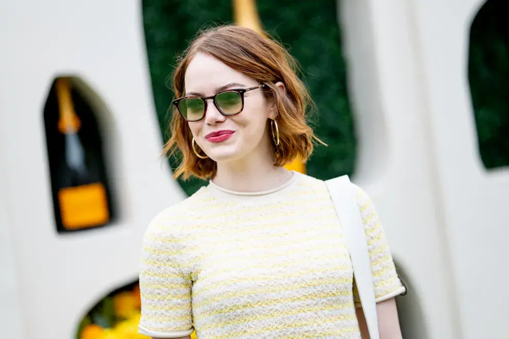 Emma Stone sorprendió con un nuevo look.