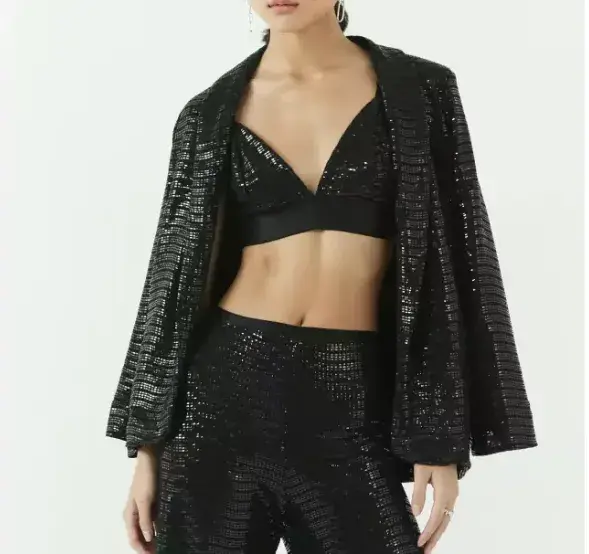 BLAZER, TOP DE LENTEJUELAS, PARIS BY FLOR MONIS $106.800 Y $20.400 
