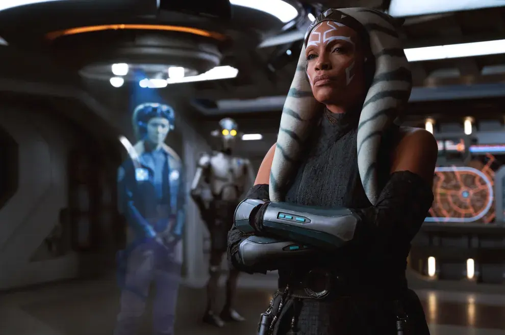 Star Wars: Ahsoka está protagonizada por Rosario Dawson.