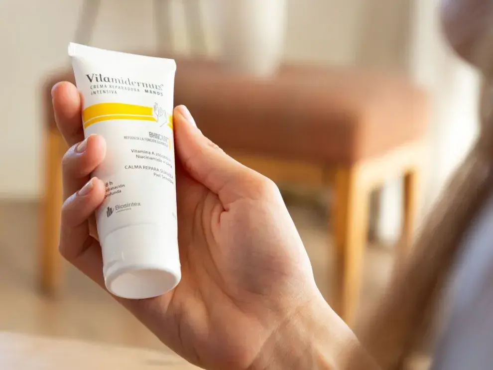 Vitamidermus crema reparadora de manos contiene una fórmula hipoalergénica y sin perfume.