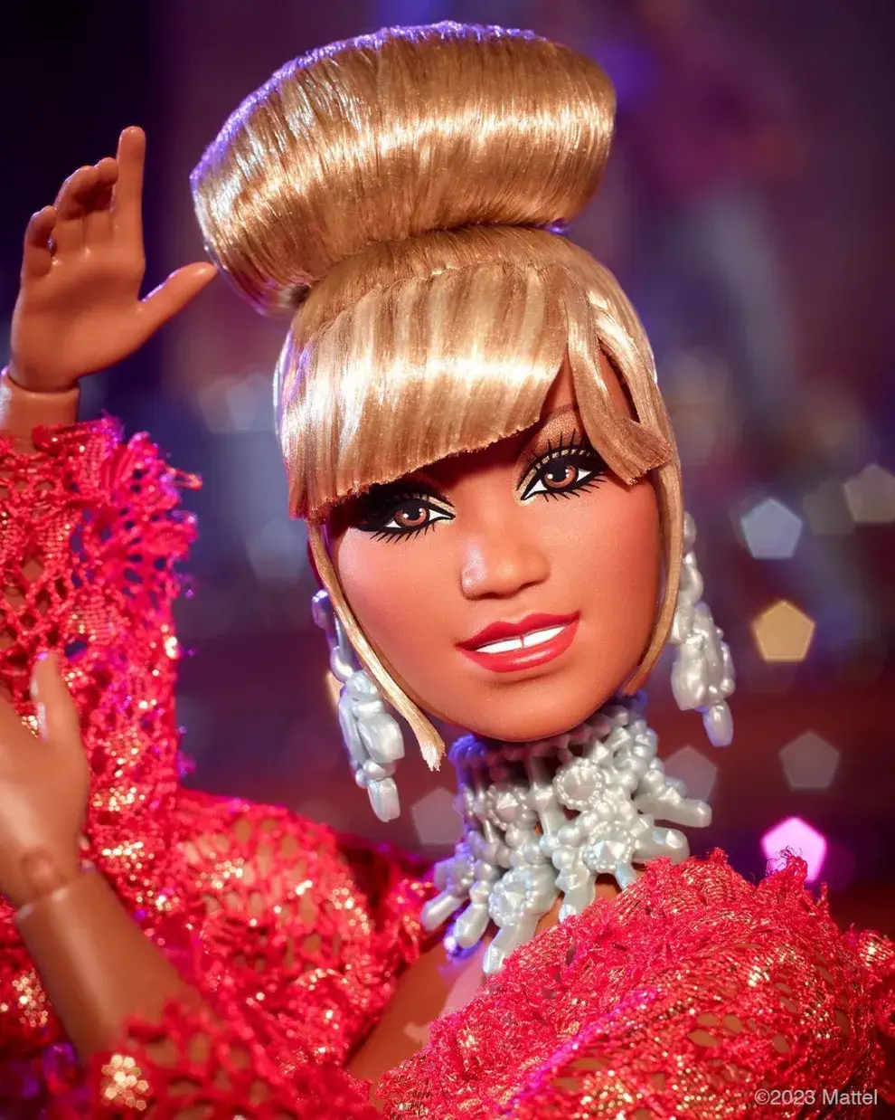 Con "modelos a seguir como Celia Cruz, las chicas pueden ver que sus voces marcan la diferencia".